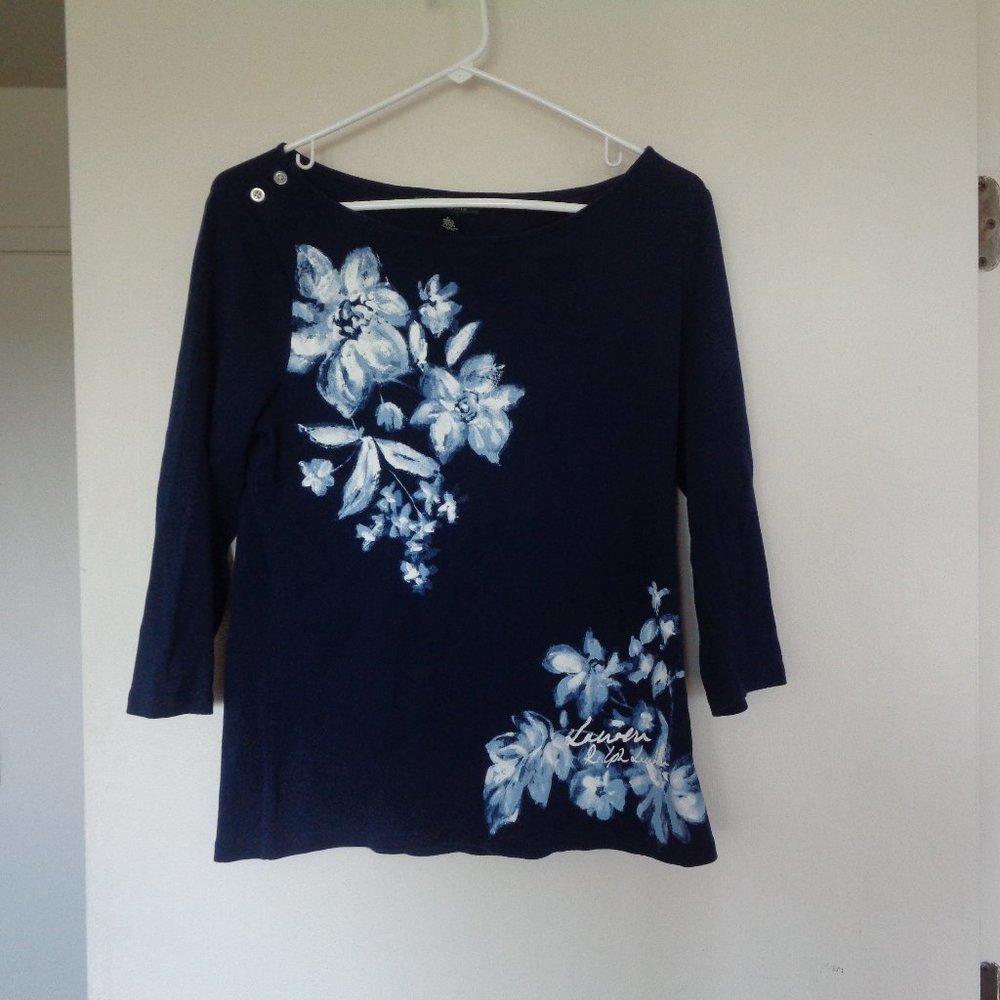 Lauren Ralph Lauren Blue Floral Top Large Blue White Flowers Button Shoulders